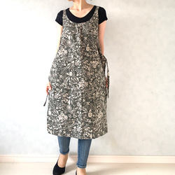 アンティークな雰囲気たっぷり。レトロな小花のスクエアエプロン 17枚目の画像