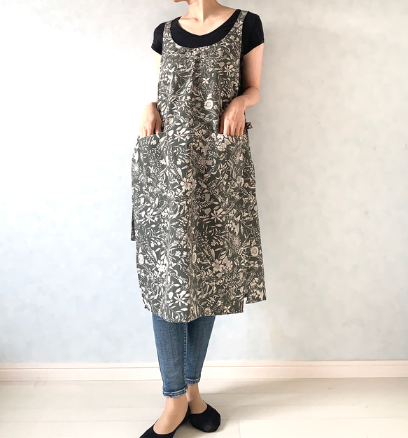 アンティークな雰囲気たっぷり。レトロな小花のスクエアエプロン 18枚目の画像