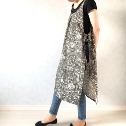 アンティークな雰囲気たっぷり。レトロな小花のスクエアエプロン 12枚目の画像