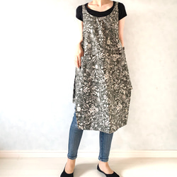 アンティークな雰囲気たっぷり。レトロな小花のスクエアエプロン 14枚目の画像