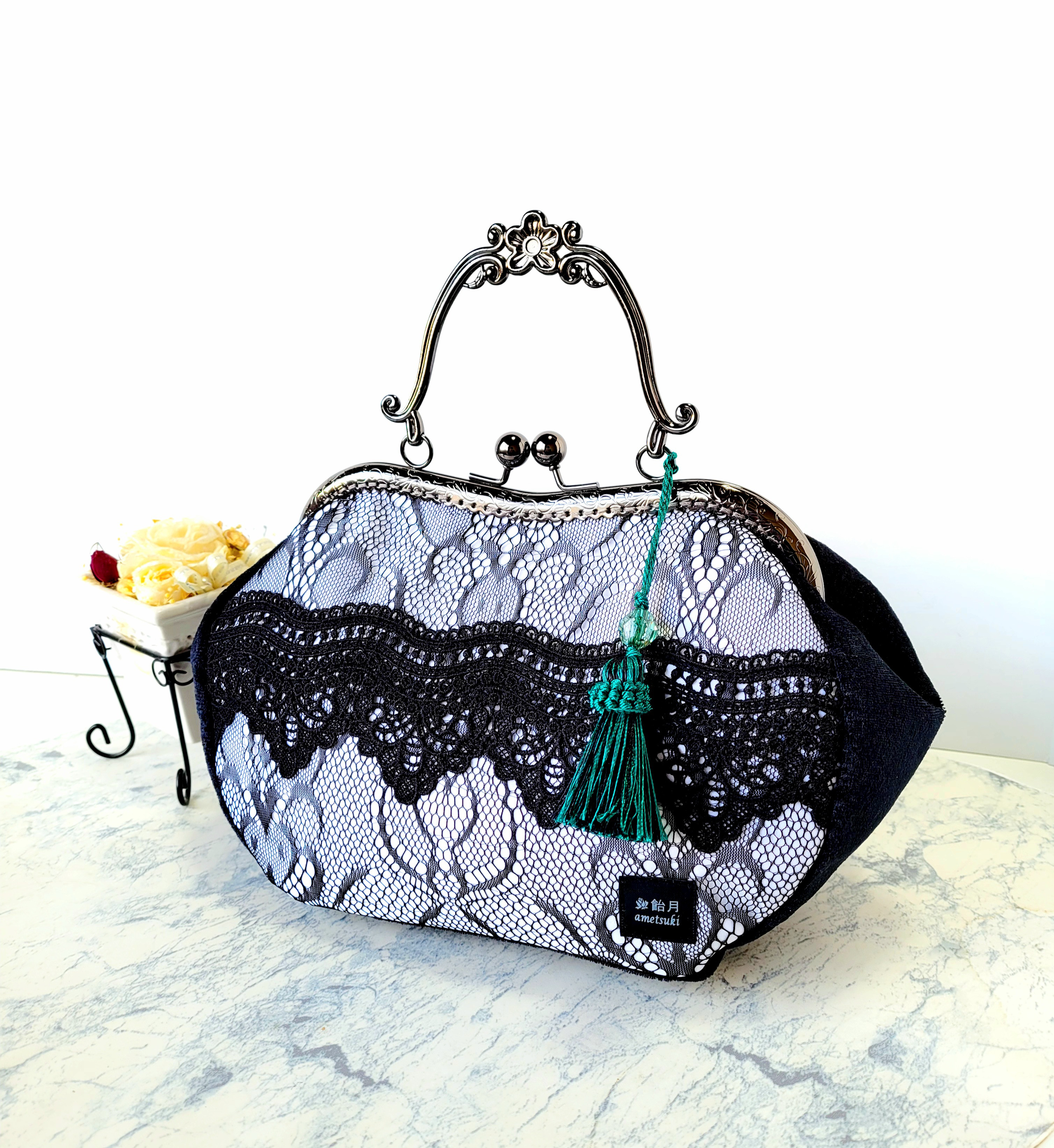 アンティーク調口金の淑女な気分のセレモニーバッグ(ガネイシャサテンVol.) タッセル付き