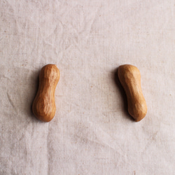 木のピーナッツ箸置き　２個セット 2枚目の画像
