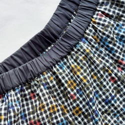 【送料無料】リバティプリント《１４枚ハギスカート》チェック＆プリント 黒チェックミラベル フリーサイズ　ウエストゴム　綿 11枚目の画像
