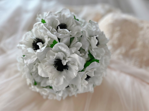 ウエディングブーケ 造花 かわいい 春 白 アネモネ ブーケ＆ブートニアセット 送料無料 3枚目の画像