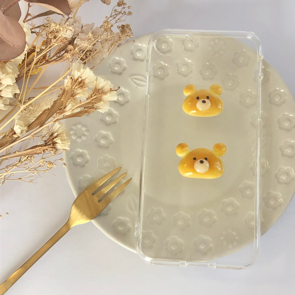 くま の クリームパン の スマホケース【iPhone 全機種対応】クマ 熊 フェイクフード ミニチュアフード 7枚目の画像