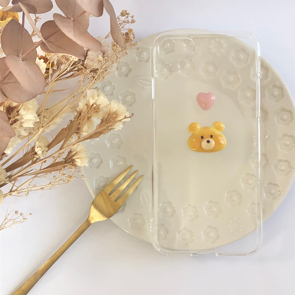 くま クリームパン と ハート の スマホケース【iPhone全機種対応】クマ フェイクフード ミニチュアフード ピンク 3枚目の画像