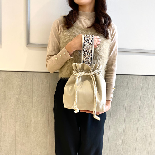 YONE インド刺繍ワンハンドル ベージュ 刺繍 巾着バッグ インド