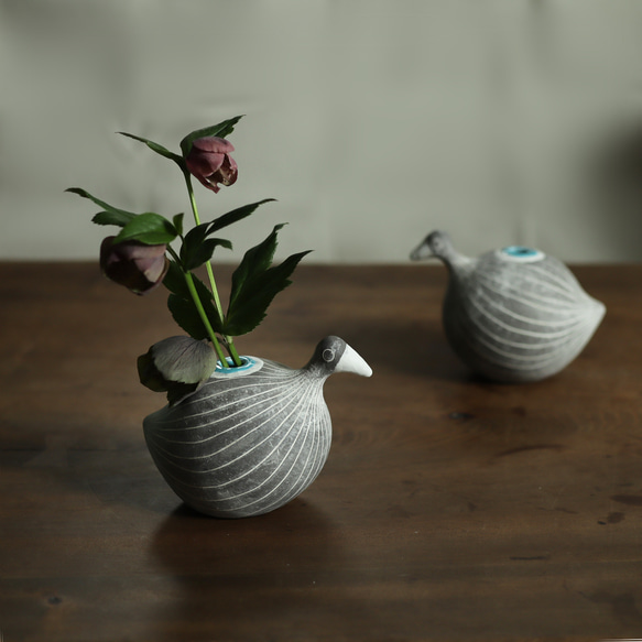 地鳥 / 條紋（大）花瓶、單花瓶 第1張的照片
