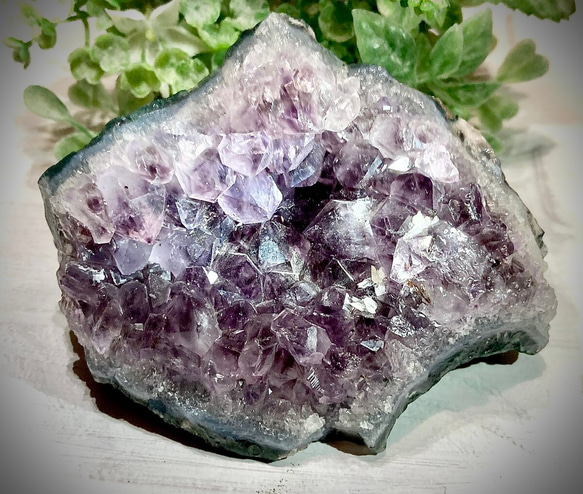 特価　アメジスト＆カルサイトクラスター（台付き） ゲーサイト入りのアメジストクラスター 【公式通販】