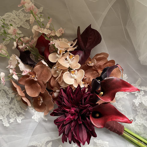 胡蝶蘭、カラー、ダリア、ウェディングブーケ ブーケ Maman bouquet