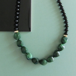 Volume necklace アクリルビーズ  ボリューム ロングネックレス 大ぶり グリーン 緑 マーブル 1枚目の画像