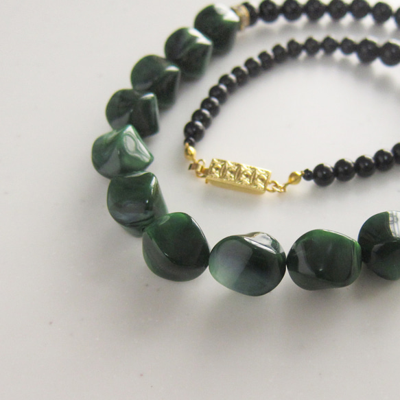 Volume necklace アクリルビーズ  ボリューム ロングネックレス 大ぶり グリーン 緑 マーブル 5枚目の画像