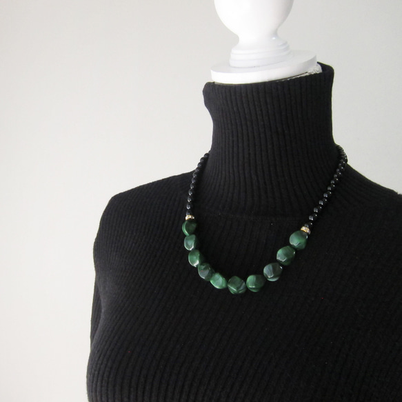 Volume necklace アクリルビーズ  ボリューム ロングネックレス 大ぶり グリーン 緑 マーブル 8枚目の画像