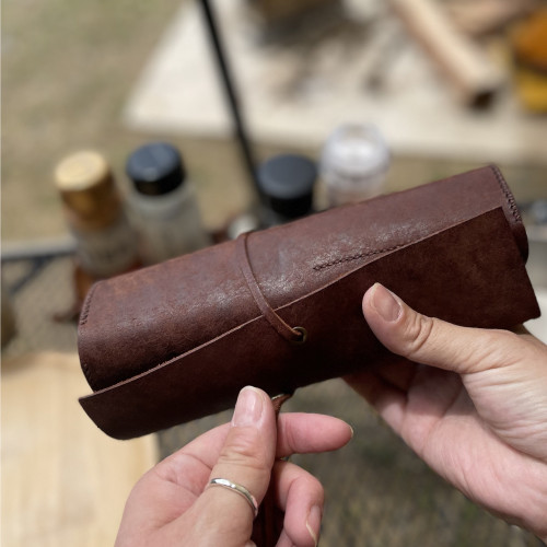 受注生産]プエブロレザー ロールペンケース 紐巻きタイプ｜オリーブ