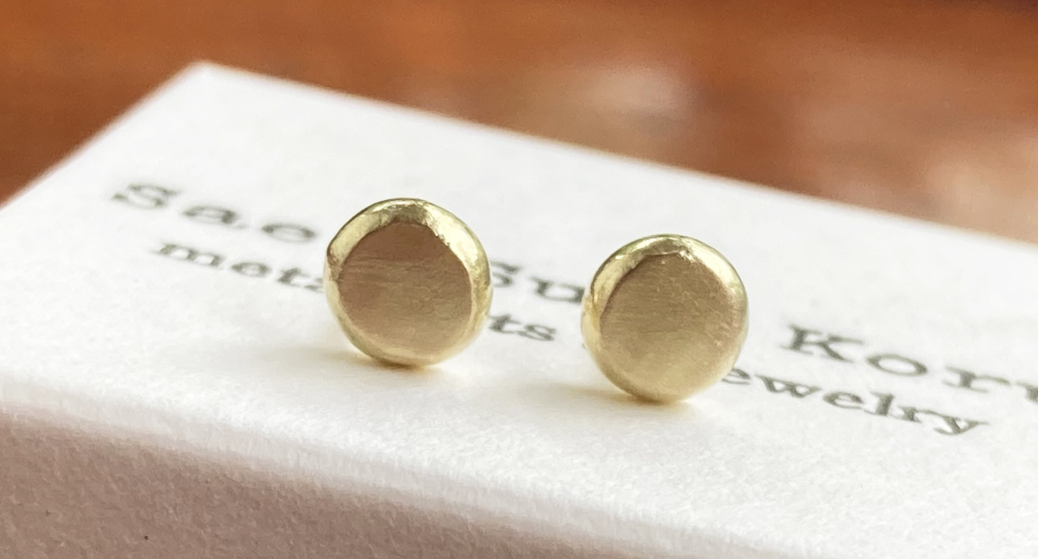 K18◇厚めの艶消しナチュラルスタッドピアス(片耳分～）