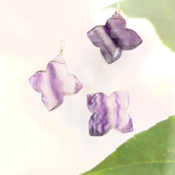 マルチカラーフローライトの紫陽花ネックレス 7枚目の画像