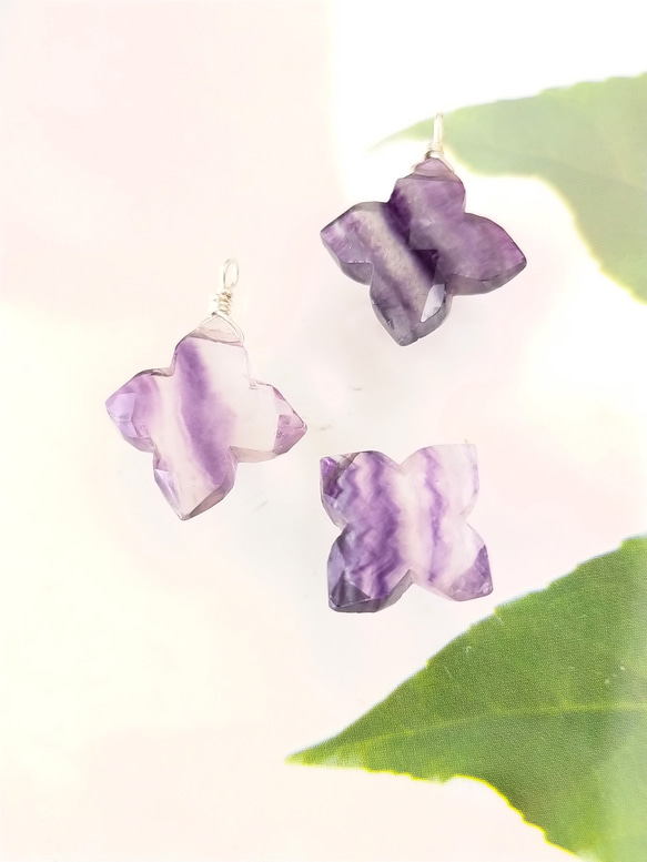 マルチカラーフローライトの紫陽花ネックレス 7枚目の画像
