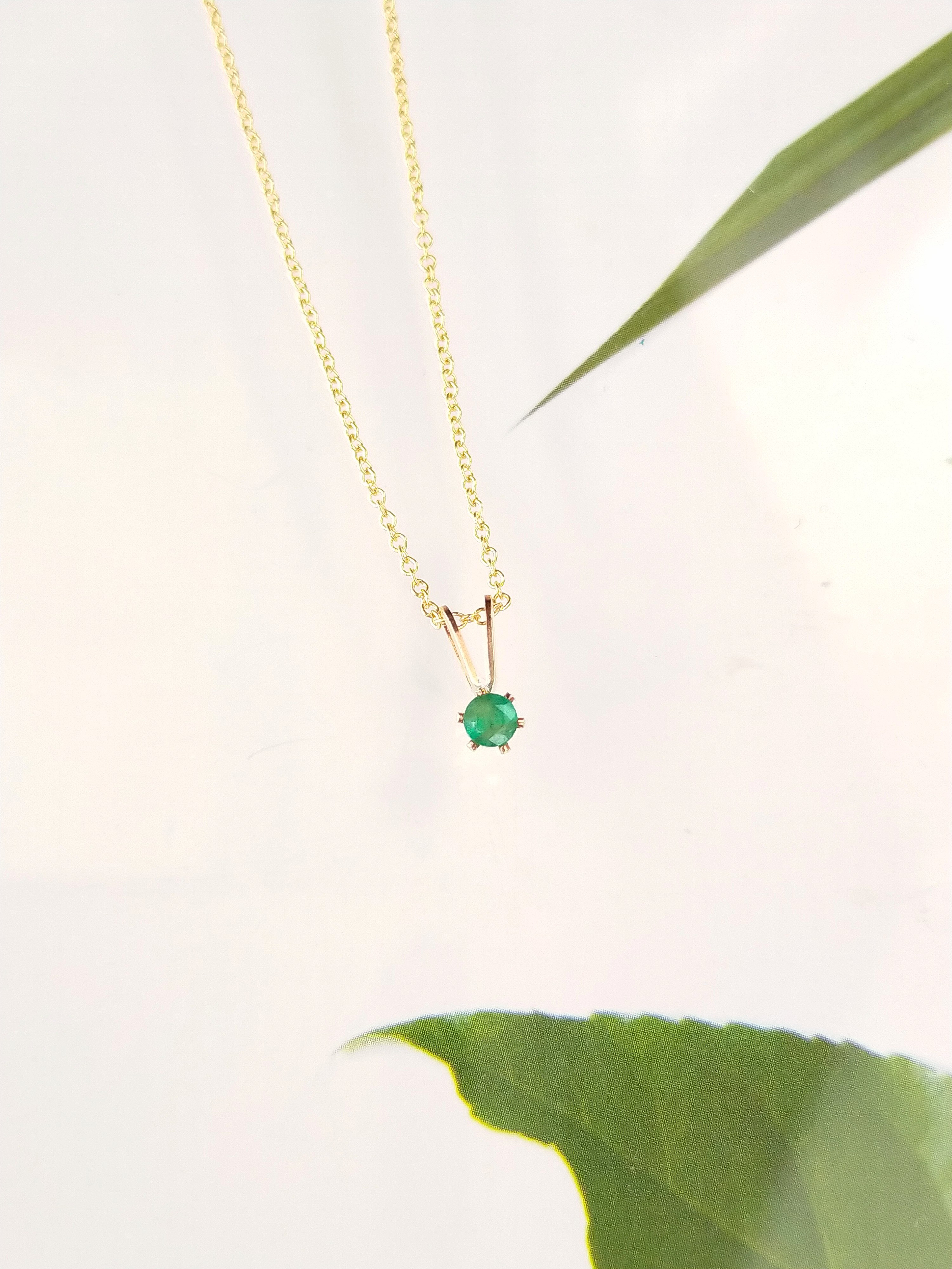 【14kgf】天然エメラルドのひと粒ネックレス