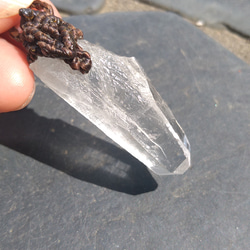 【ガネッシュヒマール産】ヒマラヤ水晶の天然石マクラメペンダント[PEN-955] 3枚目の画像