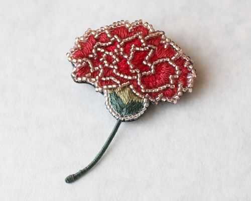 カーネーション-赤/刺繍ブローチ ブローチ jiuto 通販 15758861