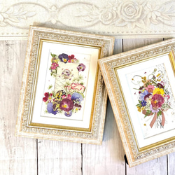 ヴィクトリア調のレッドマーブルレトロフレームでお部屋がシックに