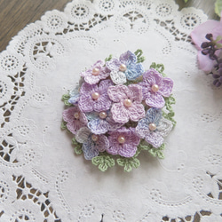 レース編み 紫陽花のブローチ ～淡紫色～ *コサージュ* 5枚目の画像
