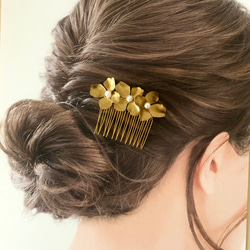 ゴールド真鍮製フラワーコーム1個◯金箔/ヘアアクセサリーヘッドドレスブライダルウェディングお呼ばれ成人式着物髪飾り 2枚目の画像