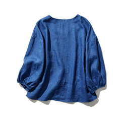 美しいシルエットのデザインプルオーバー　トップス  リネン100％　9分袖 鮮やなか青色　230403-1 8枚目の画像