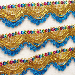1mゴールドブレード 波型 スパンコールブルー☆ 手芸 クラフト 民族衣装 タッセル フリンジ 1枚目の画像