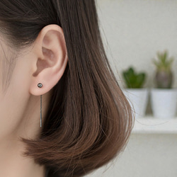 ピアス レディース 18K アレルギー対応 揺れる シルバー ゴールド ブラック ボール アメリカン 仕事 プレゼント 2枚目の画像