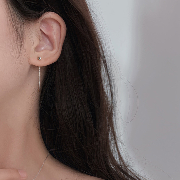 耳環女18K金屬過敏相容搖擺銀925金黑球美式耳環 第3張的照片