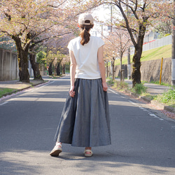 [自由排列的裙子] 隨心所欲的美麗輪廓 *圓形裙子 *多條紋 *黑色 第9張的照片