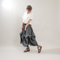 [自由排列的裙子] 隨心所欲的美麗輪廓 *圓形裙子 *多條紋 *黑色 第12張的照片