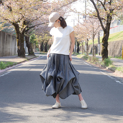 [自由排列的裙子] 隨心所欲的美麗輪廓 *圓形裙子 *多條紋 *黑色 第4張的照片