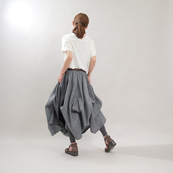 [自由排列的裙子] 隨心所欲的美麗輪廓 *圓形裙子 *多條紋 *黑色 第13張的照片