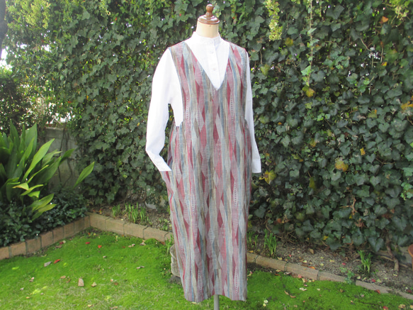ウール着物から作った　ジャンパースカート。 1枚目の画像