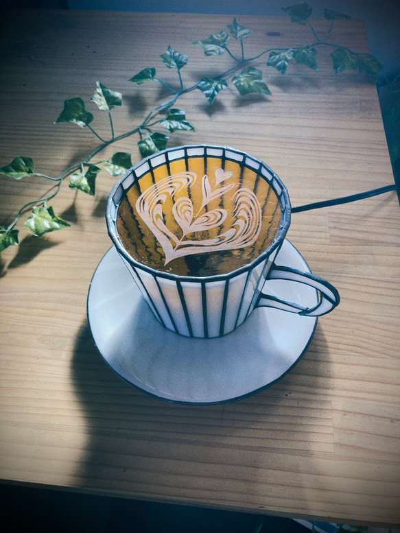 ステンドグラスのコーヒーカップランプ スタンドライト
