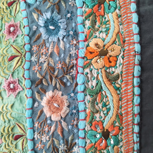☆OLD ビーズ刺繍タペストリー☆パッチワーク☆ブルー横長 ☆OLD ビーズ刺繍タペストリー☆パッチワーク☆ブルー横長