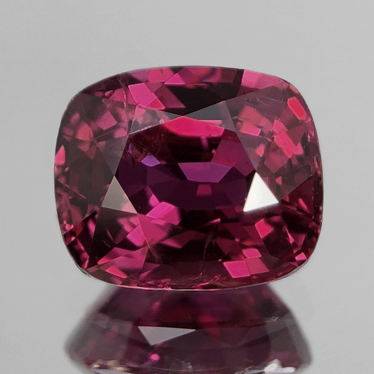 鑑別書付き 非加熱 ルビー 1.648ct ルース クッション ヴィンテージ