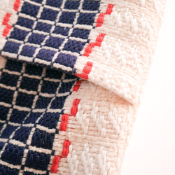 手織りクッションカバー(ガラ紡の糸とスーピマコットンの糸）42cm×42cm 5枚目の画像