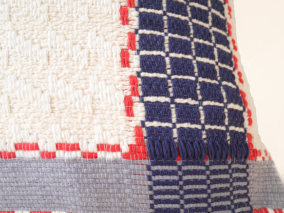 手織りクッションカバー(ガラ紡の糸とスーピマコットンの糸）42cm×42cm 2枚目の画像
