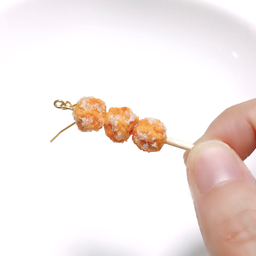 からあげ棒ピアスorイヤリング☆ミニチュア、フェイクフード、食品