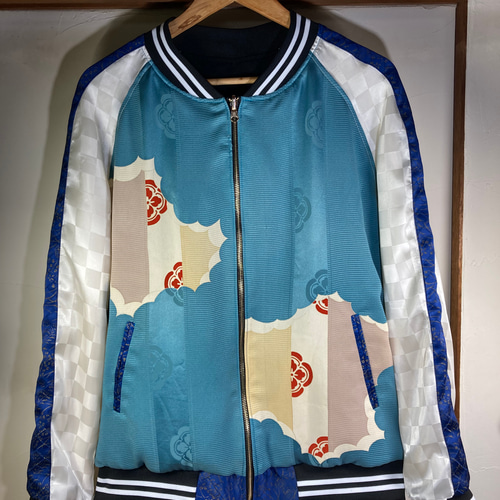 着物リメイクスカジャン リバーシブル 鷹の刺繍 横振り刺繍 産着