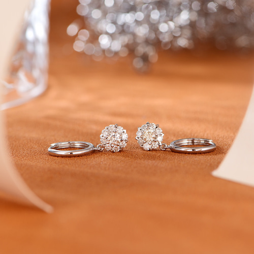 天然ダイヤモンドピアス0.64ct k18 ピアス（フープ） パール大好き  