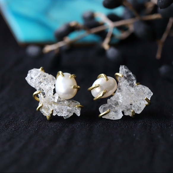 [獨一無二的商品] 珍珠岩和珍珠耳環 第1張的照片