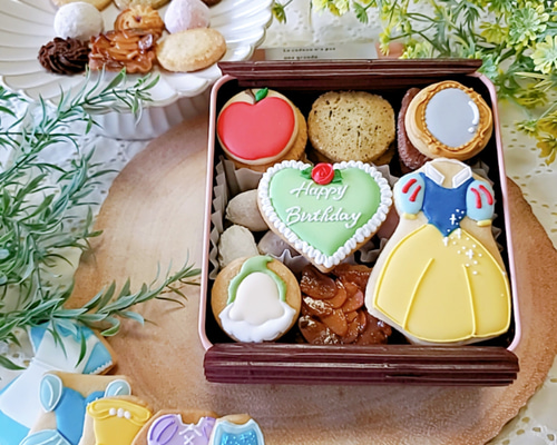 数量は多 プリンセスクッキー缶(白雪姫) クッキー CAN-tasticcookies ウェルカムボード