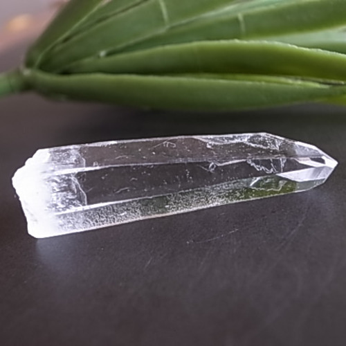 ゼッカデソーザ産クリスタル ポイント 水晶 天然石 宙とクリスタル