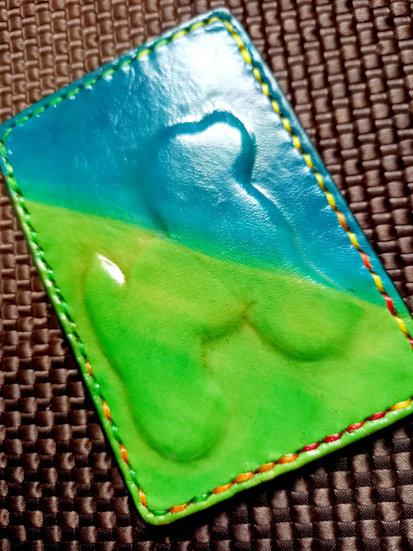本革 ブルー グリーン パスケース カードケース カラフル 立体風 犬 レザーヌメ革 クロコ型押し 青 緑 7枚目の画像