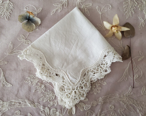 アンティーク フランス スミレの花のボビン編みレース装飾 リネン