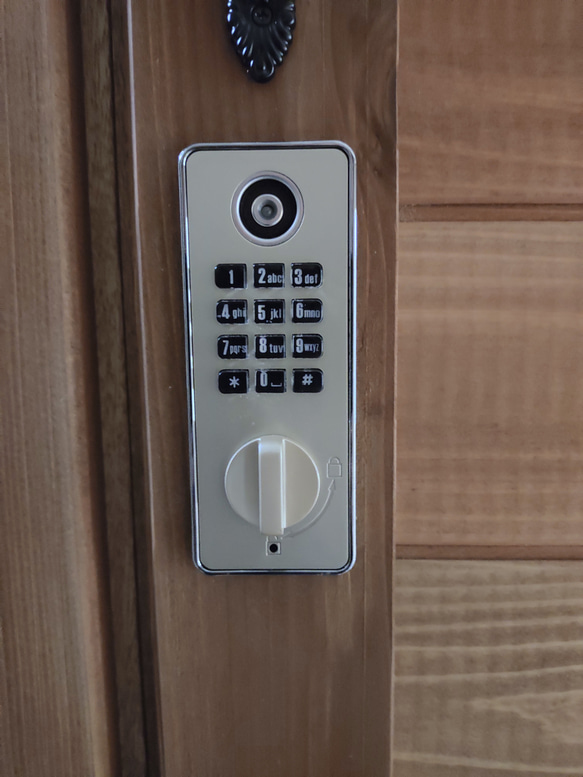 木製ロッカー電子キー付き　受注製作 